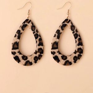 Leopard Hallow Water Drop Earrings